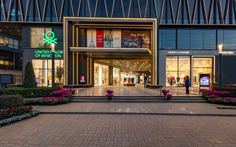 High-street-frontage-with-maximum-visibility-and-footfal.jpg